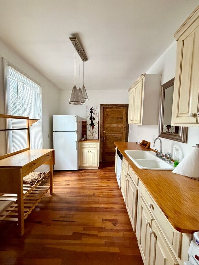 Building Photo - richland1706