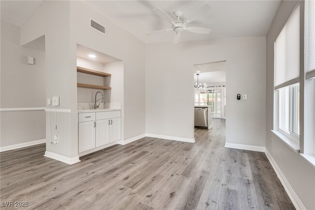Building Photo - 5231 Dickens Dr