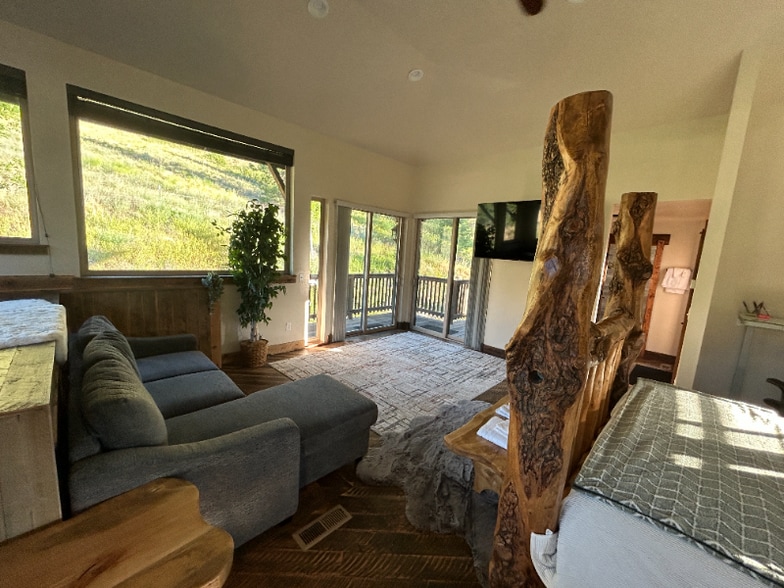 Building Photo - 751 Sun Pillar Loop