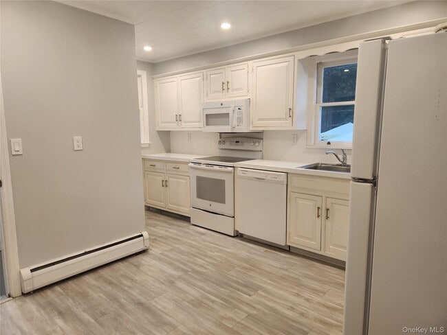 Building Photo - 124 Corlies Ave