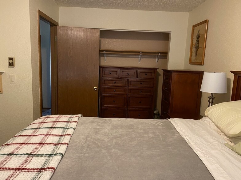 Building Photo - 1520 Palmer Dr