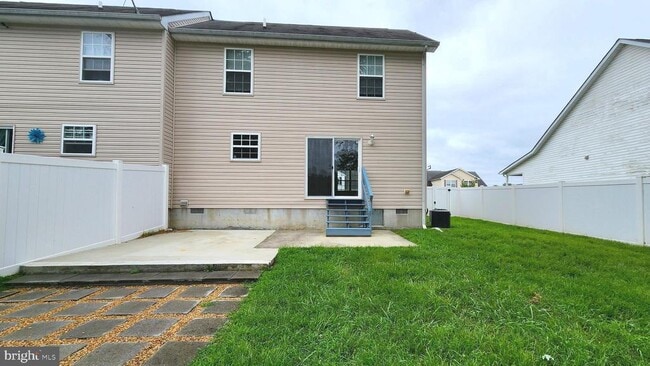 Building Photo - 30 Moriarty St
