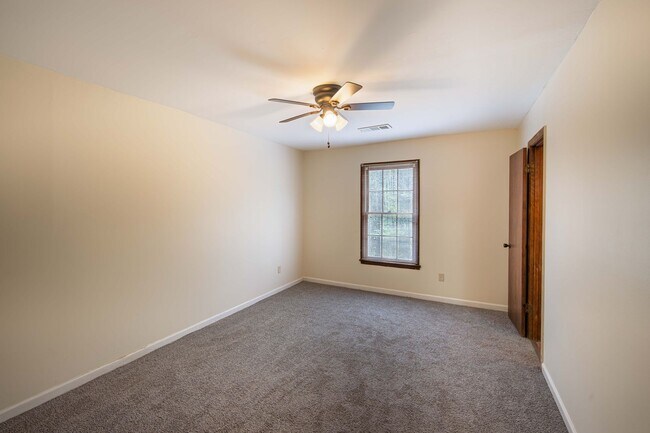 Building Photo - Magnolia Drive Duplex