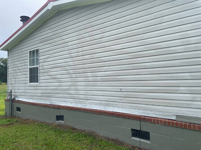 Building Photo - 7808 Toogoodoo Rd