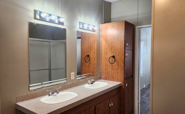 Building Photo - 30403 Red Adler Cir