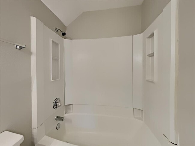 Building Photo - 6629 Queensclub Dr