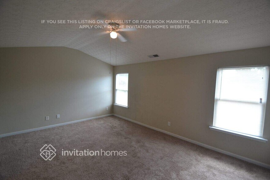 Building Photo - 250 Silver Arrow Cir