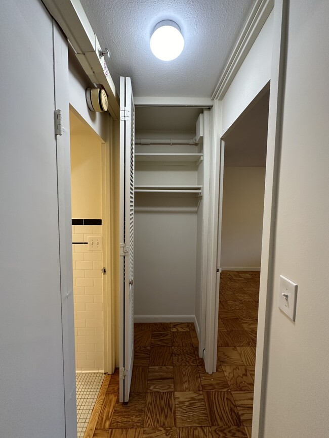 Building Photo - 77 Monmouth St