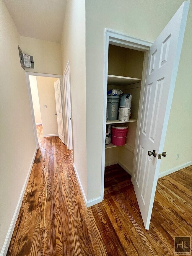 Building Photo - 2BR 1BA Original Layout Renovated 5th Ave Park Slope
