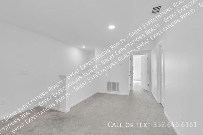 Building Photo - 4859 SW 81st Lp