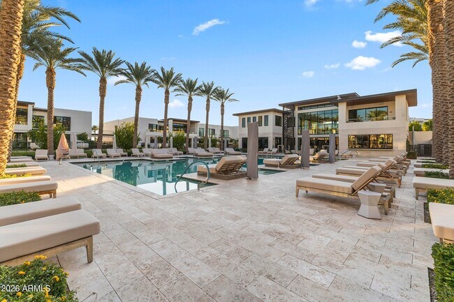 Building Photo - 6587 N Palmeraie Blvd