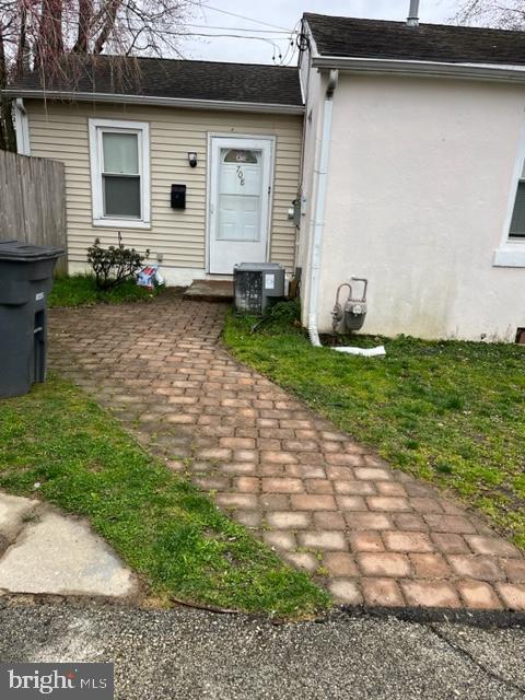 Building Photo - 708 Hartford Ct