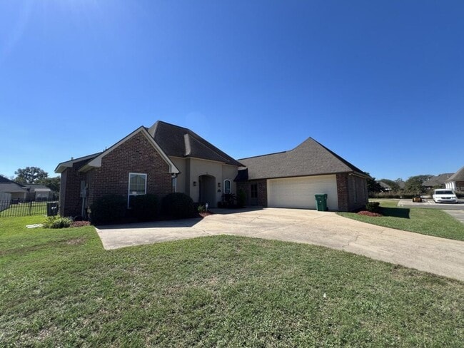 Must See! Beautiful 4 bd, 3 ba home in co... - Must See!  Beautiful 4 bd, 3 ba home in co...