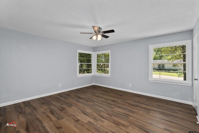 Building Photo - 1307 Ash Ln