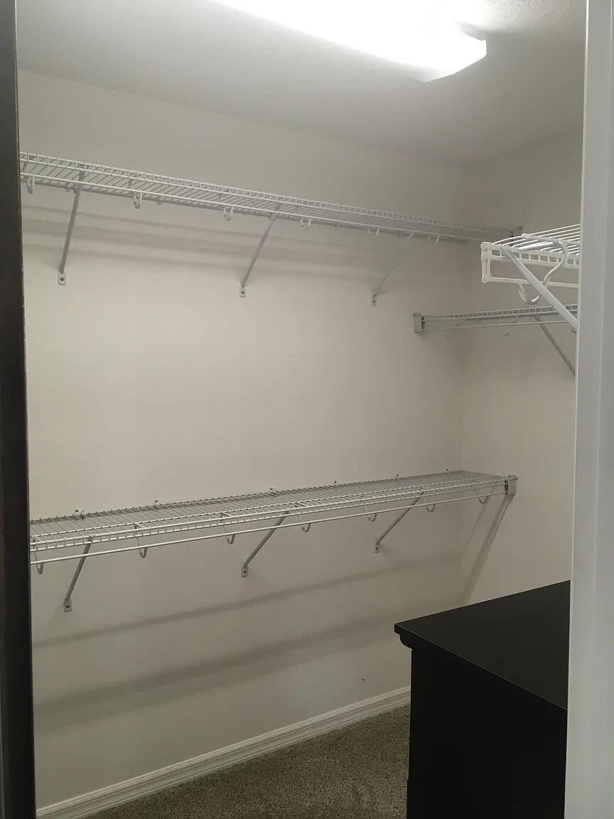 Building Photo - 10316 Fallsgrove St