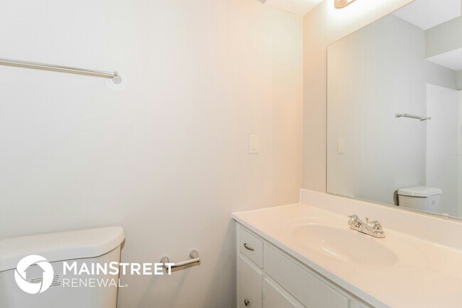 Building Photo - 2101 Rose Garden Cove
