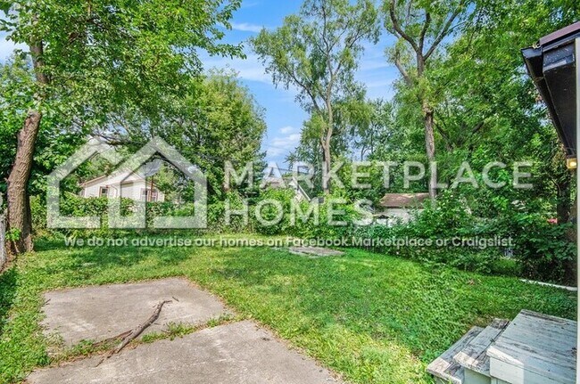 Building Photo - 7043 Meadow Ave