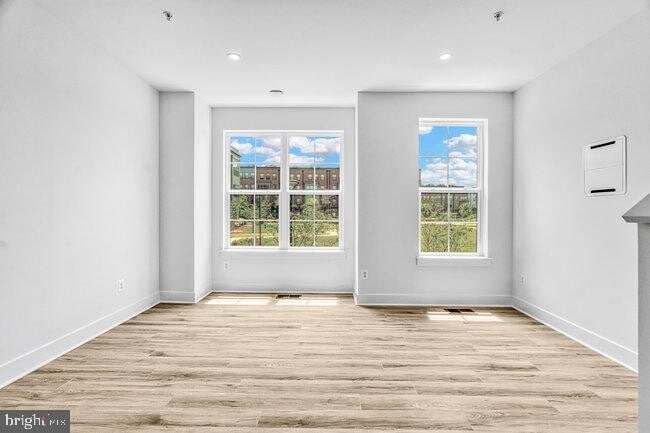 Building Photo - 11236 Bunsen St