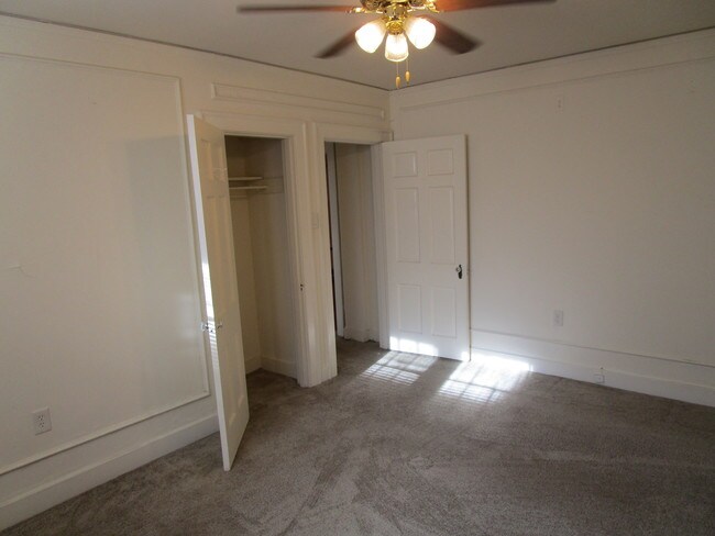 Building Photo - 5920 Walnut St