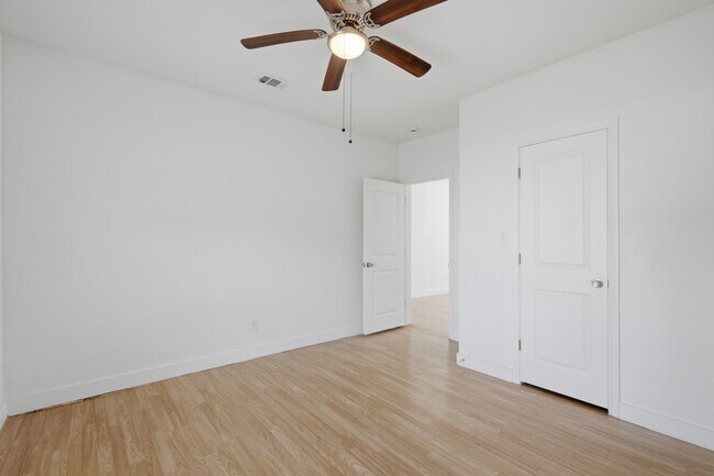 Building Photo - 406 Grayson St