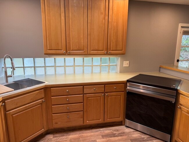 Building Photo - 37 Silver Spruce