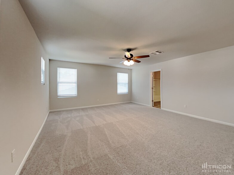 Building Photo - 10122 Cerritos dr