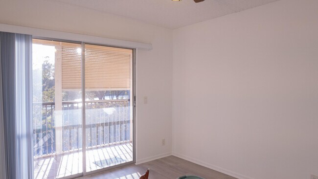 Building Photo - 400 SW 134th Way