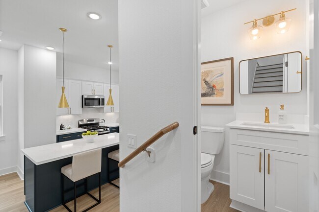 Building Photo - 717 Janisch Rd