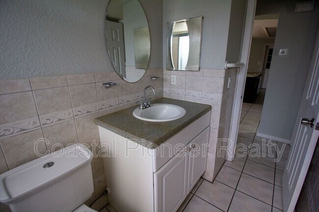 Building Photo - 10760 62nd Ave N