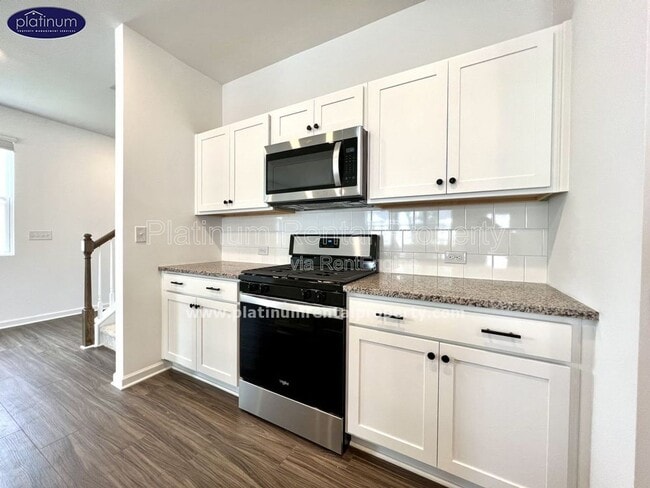 Building Photo - 5770 Thornton Dr