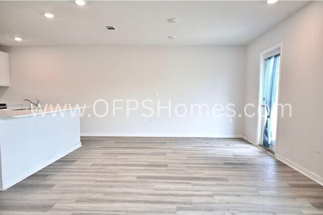 Building Photo - 429 Scarborough St