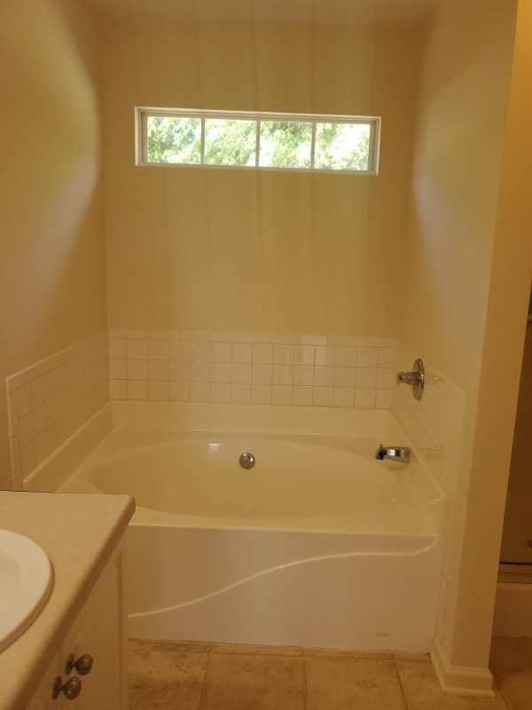 Building Photo - 304 Grandiflora Cir