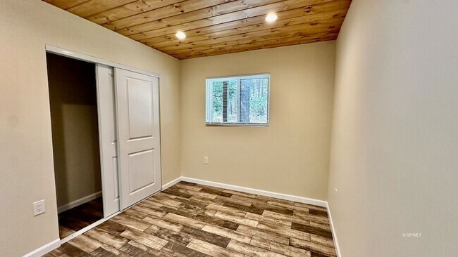 Building Photo - 54705 Pine Crest Ave