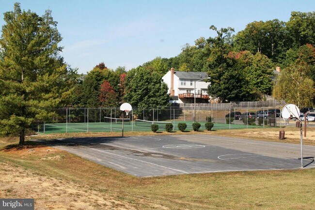 Building Photo - 4269 Exeter Dr
