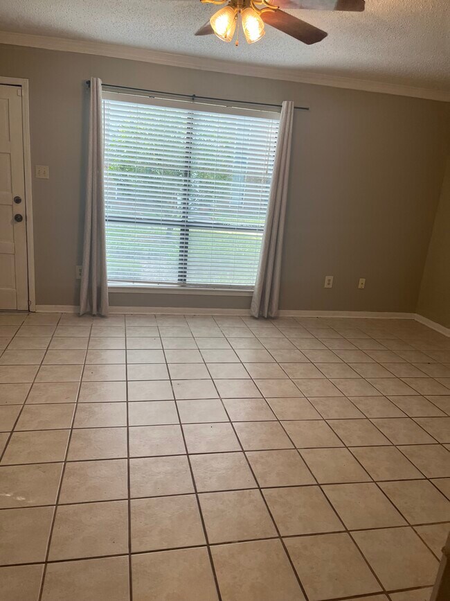 Building Photo - 5541 Riverstone Dr