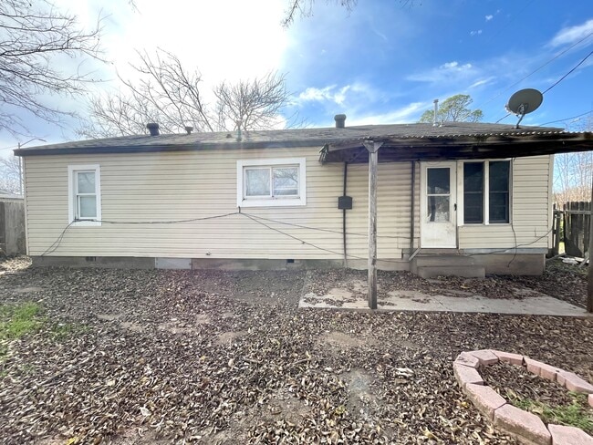 Building Photo - 111 5th Ave NW