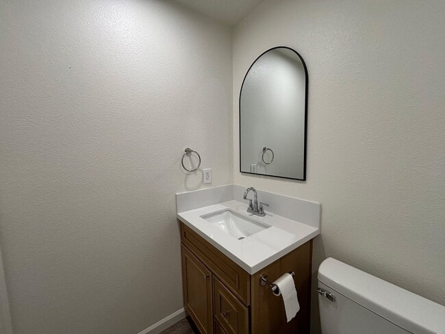 Building Photo - Brand New Two Bedroom Two Bathroom
