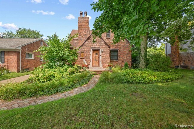 Primary Photo - 1516 W Houstonia Ave