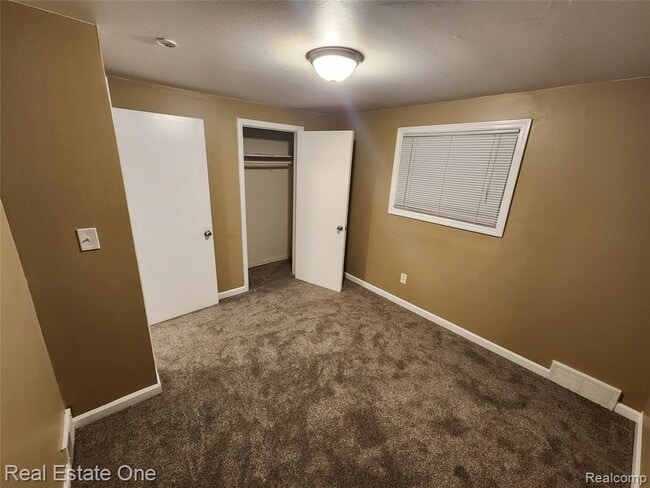 Building Photo - 8741 W Nine Mile Rd