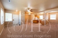 Building Photo - Spacious And Modern 3 Bedroom Home