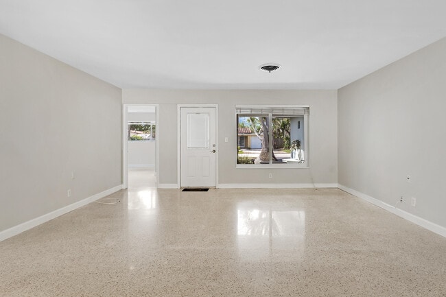 Building Photo - 1911 NE 27th St