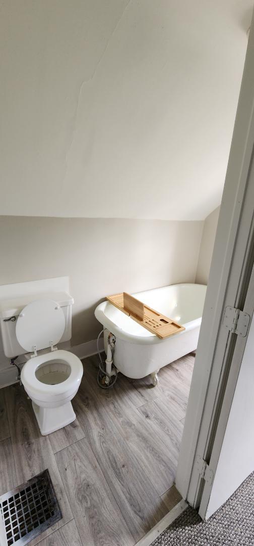 Building Photo - 165 Oak Park Dr