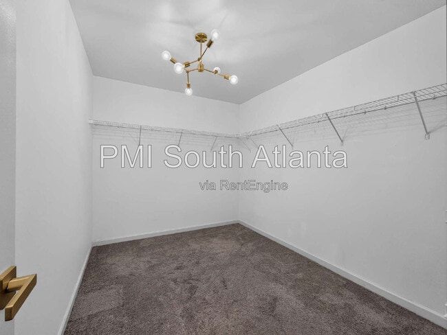 Building Photo - 4925 Lower Elm St