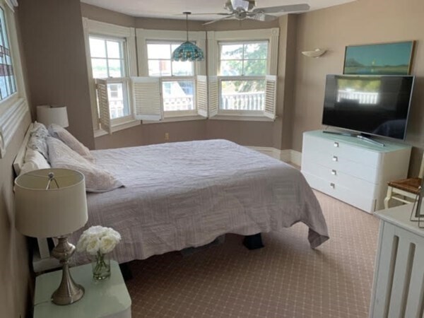 Building Photo - 30 Waldron St