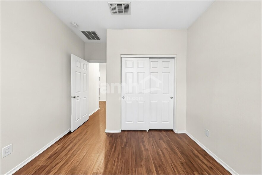 Building Photo - 1688 E Primavera Way