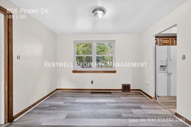 Building Photo - 806 Penny Dr