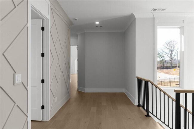 Building Photo - 407 Buford