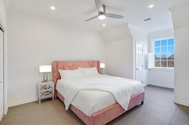 Building Photo - 3705 Gilbert St