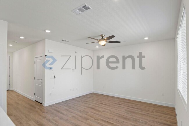 Building Photo - 109 Tranquil Ln