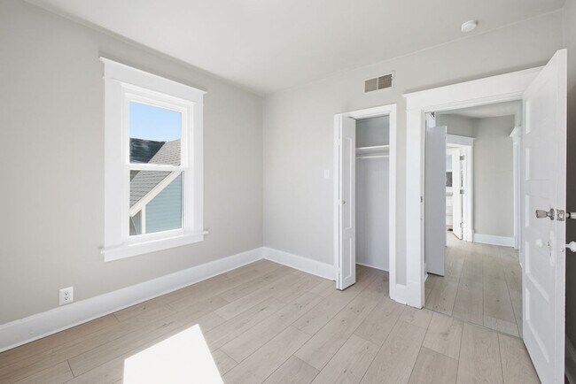 Building Photo - Spacious 4-Bedroom, 1.5-Bath Home with Plenty of Living Space!